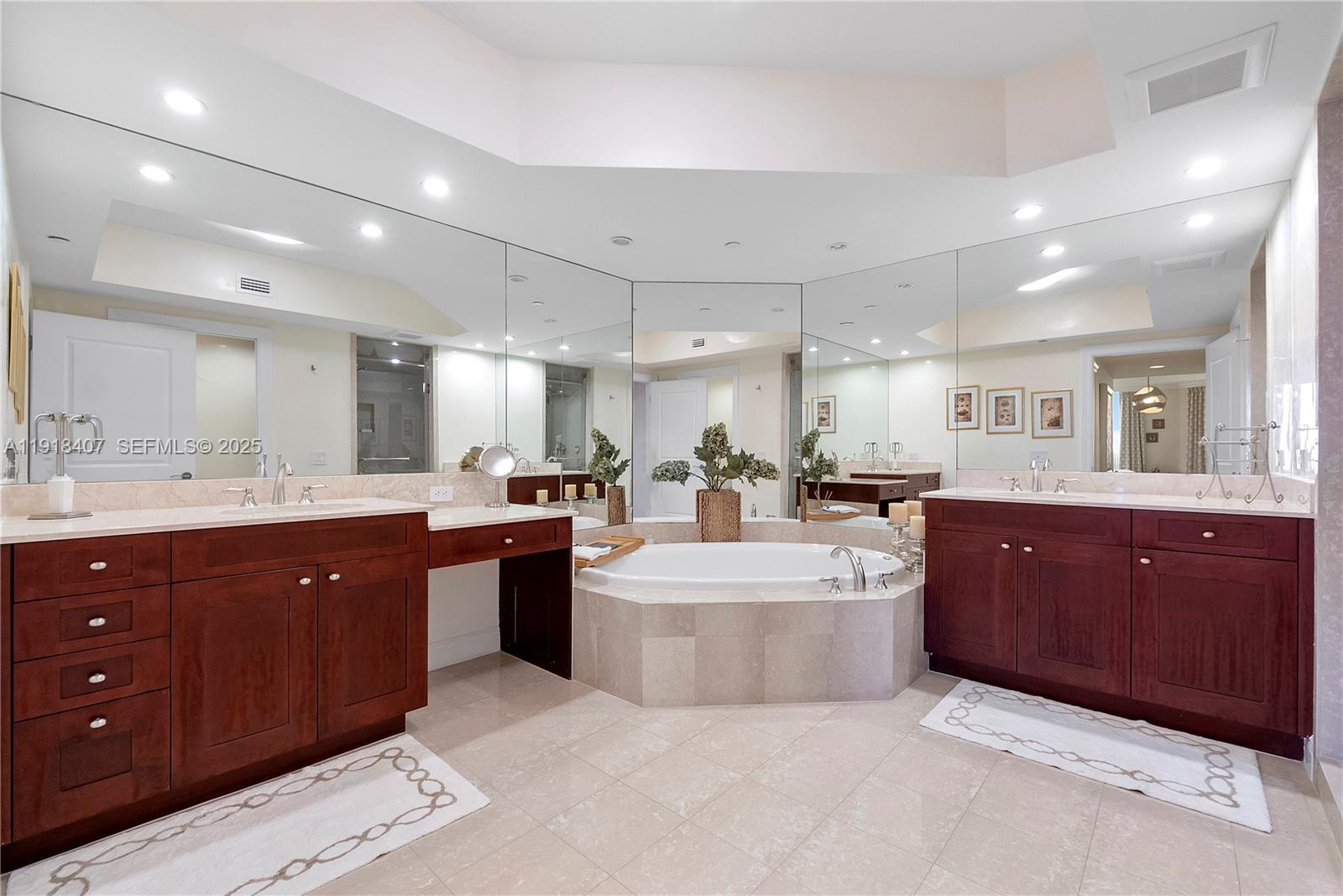 BELLAMARE @ WILLIAMS ISLA - Residential