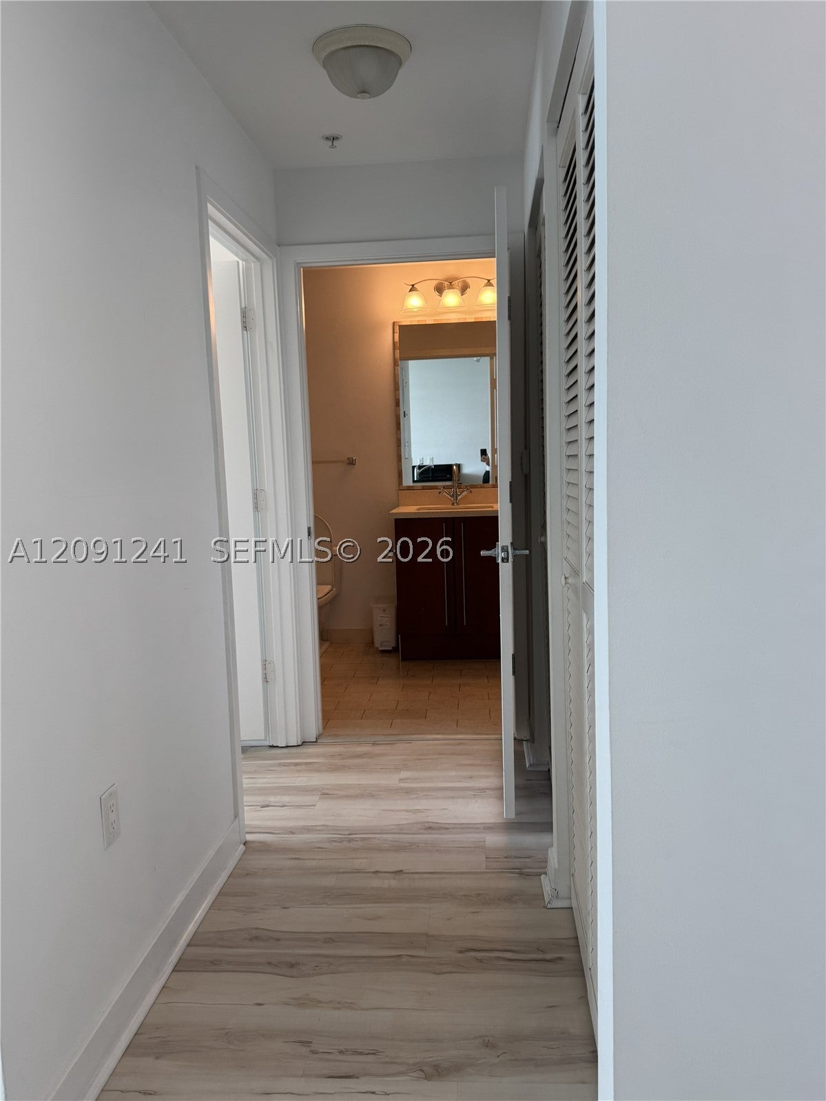 79 SW 12th St 3005