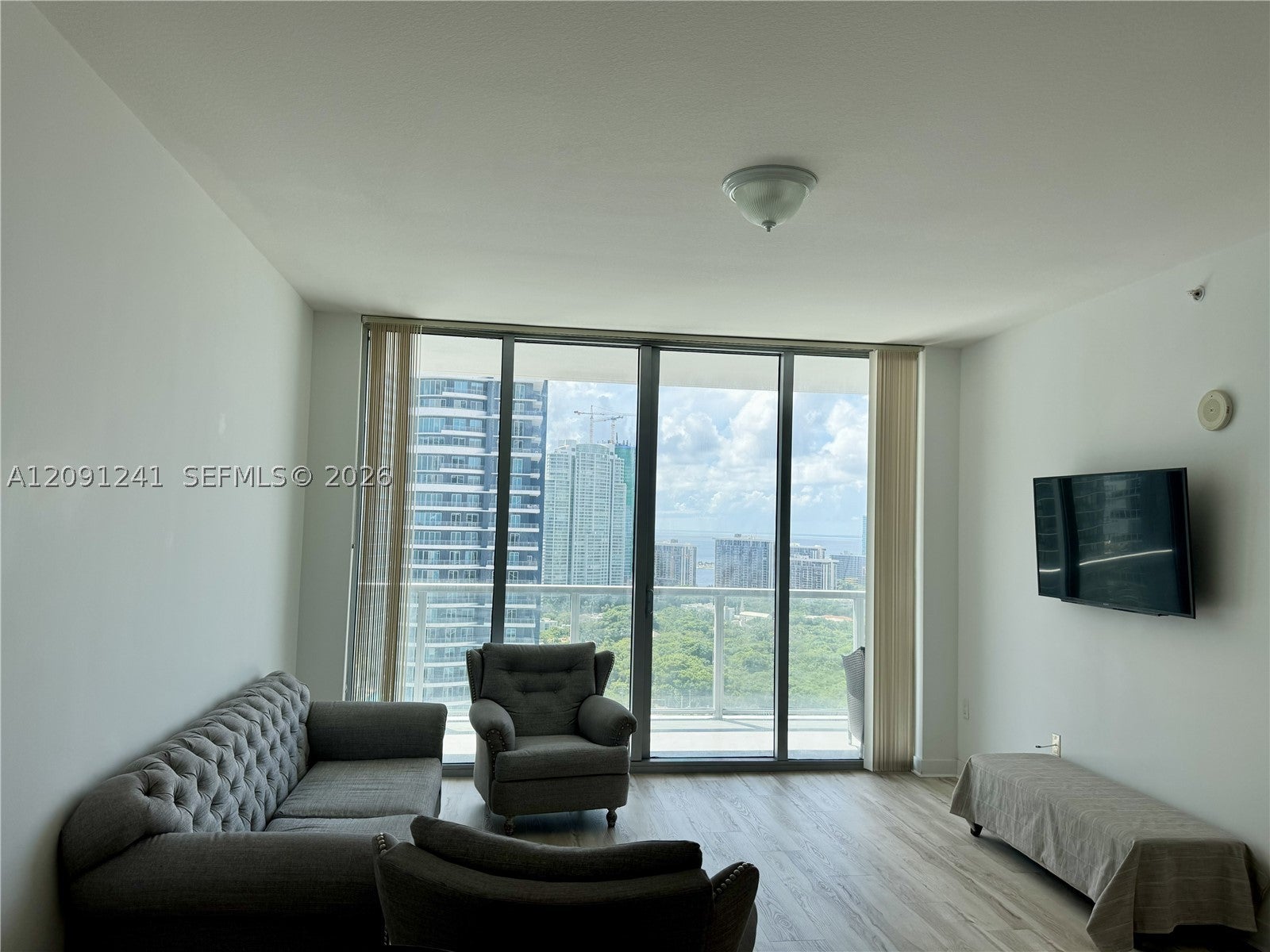 79 SW 12th St 3005