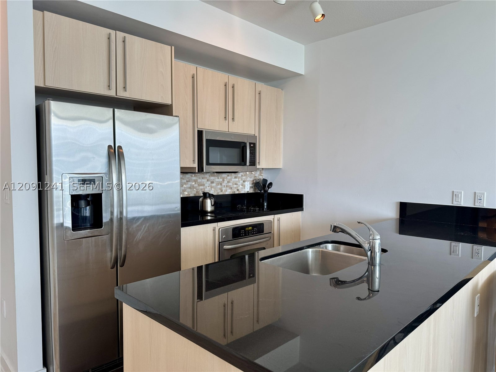 79 SW 12th St 3005