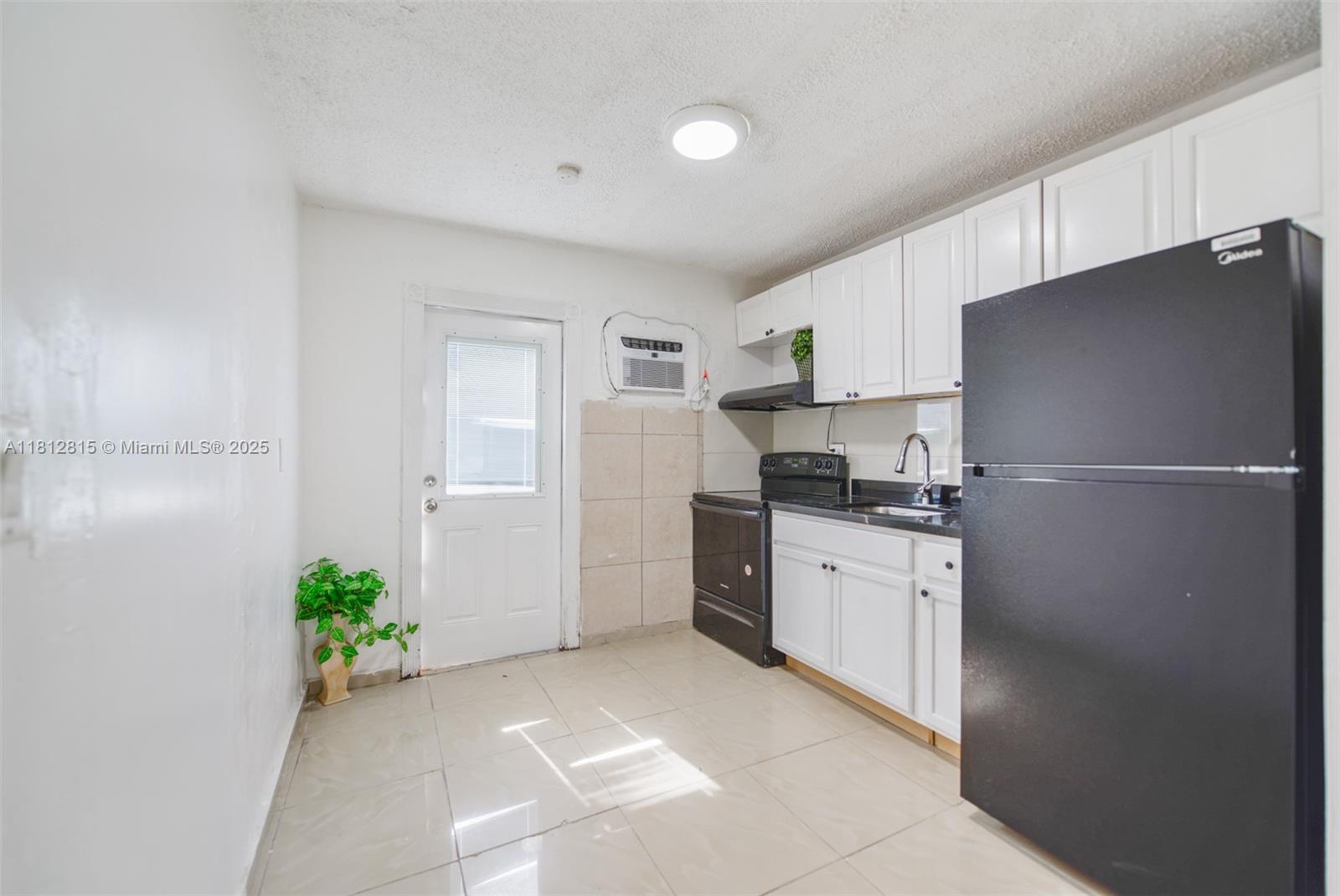 CRESTHAVEN NO 2 - Residential