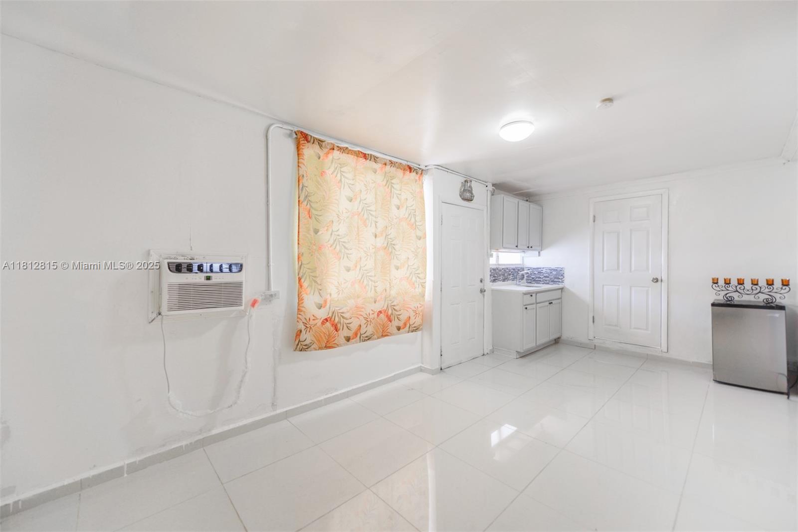 CRESTHAVEN NO 2 - Residential