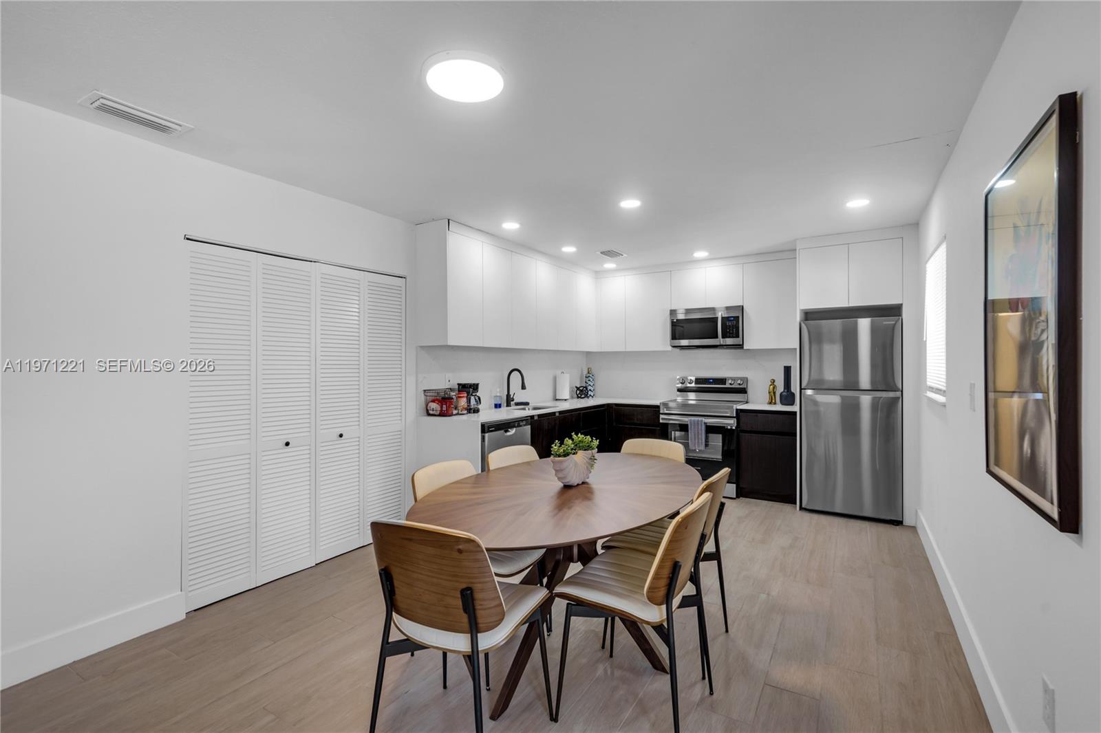 SANTA CLARA SUB - Residential Income