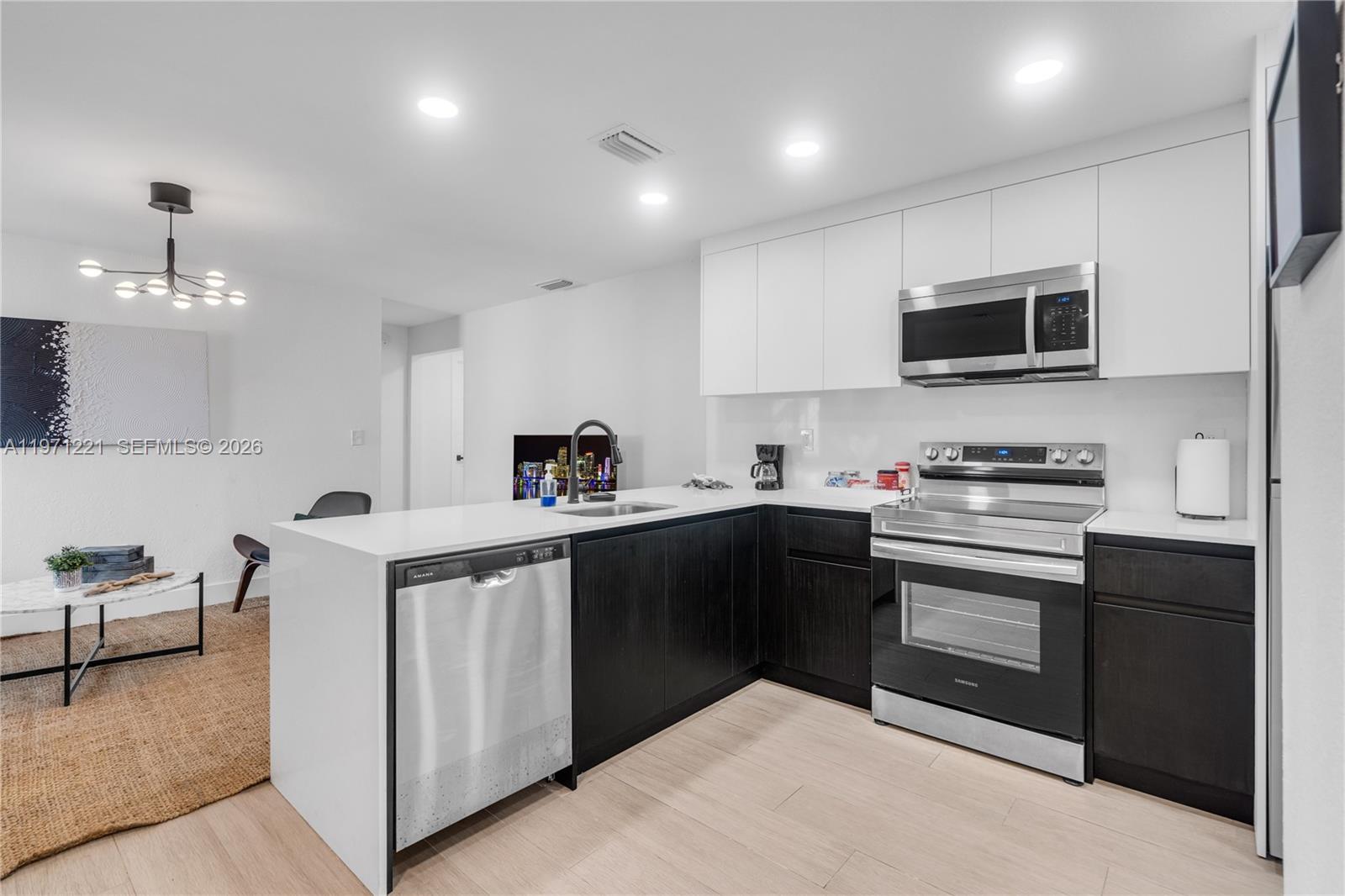 SANTA CLARA SUB - Residential Income