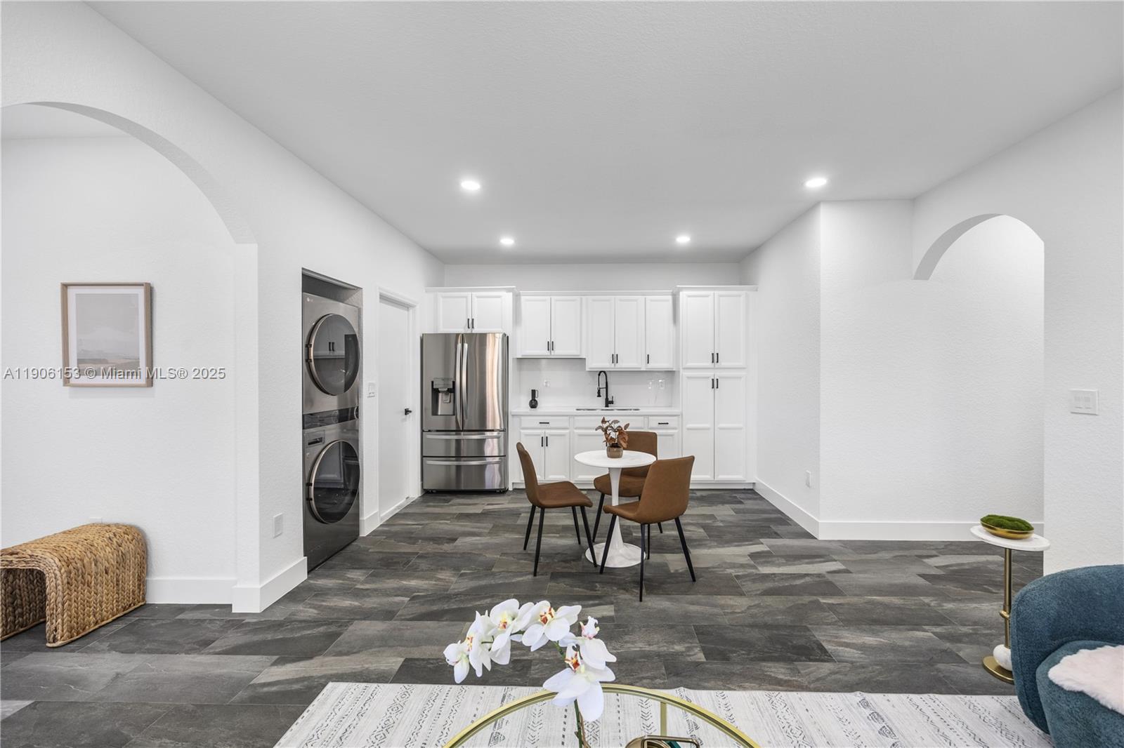 ESTATE MANSIONS 1ST ADDN - Residential