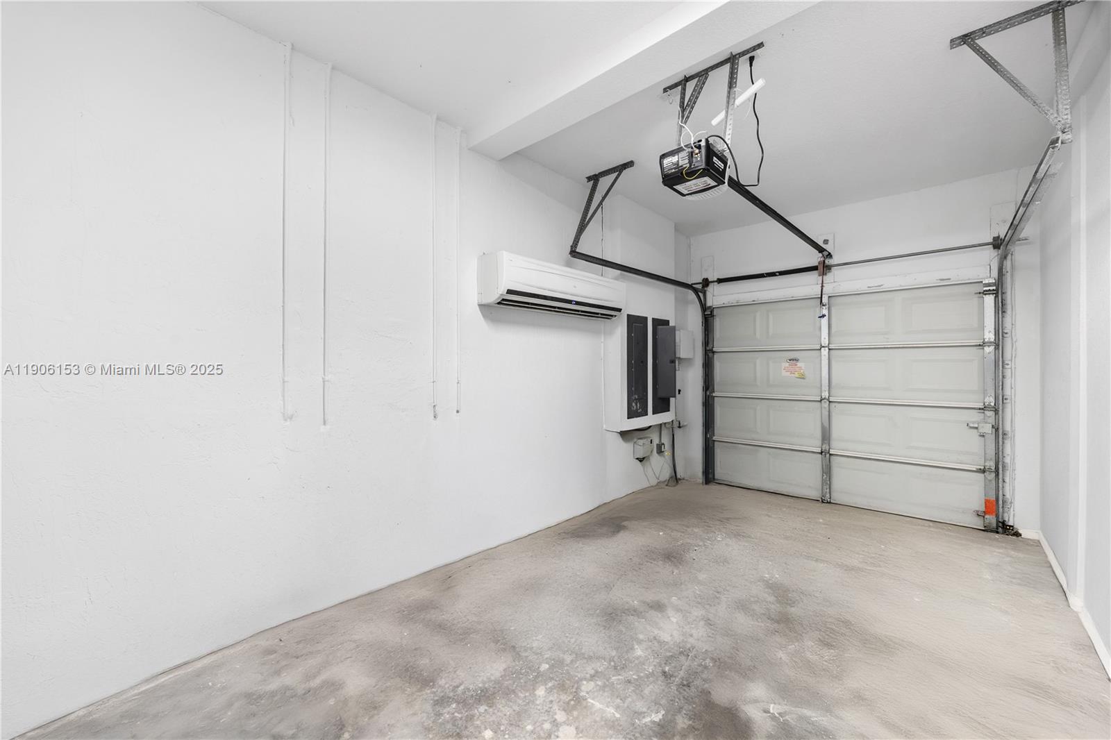 ESTATE MANSIONS 1ST ADDN - Residential