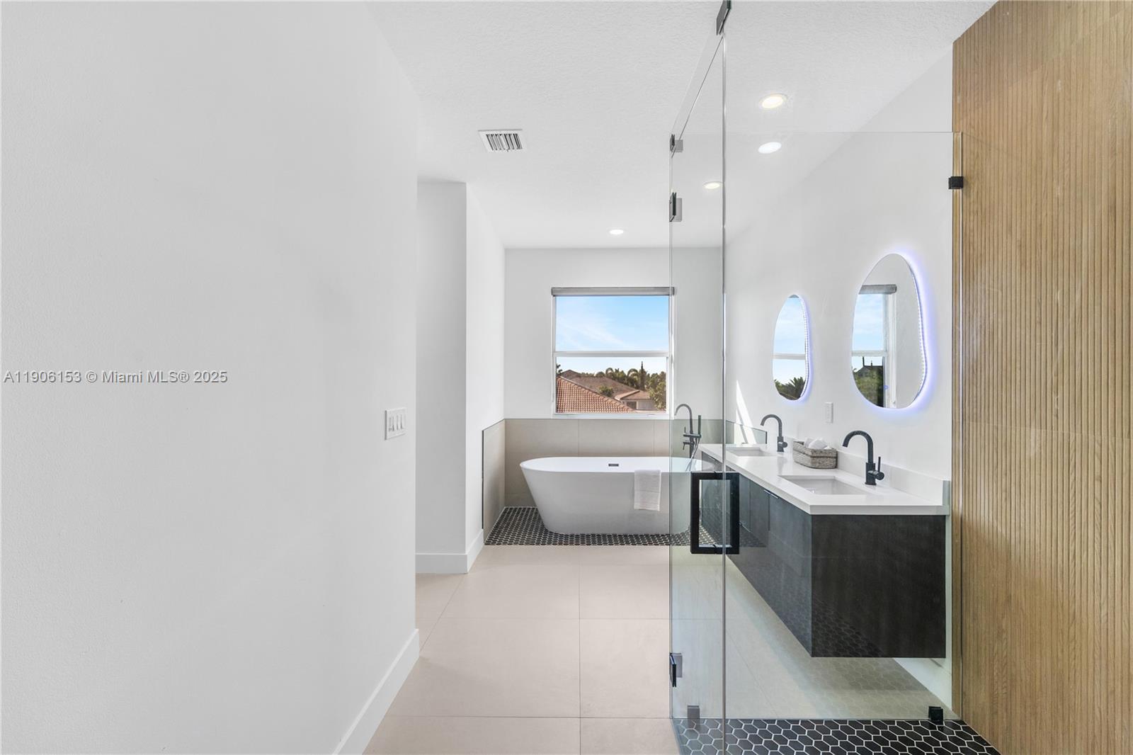 ESTATE MANSIONS 1ST ADDN - Residential