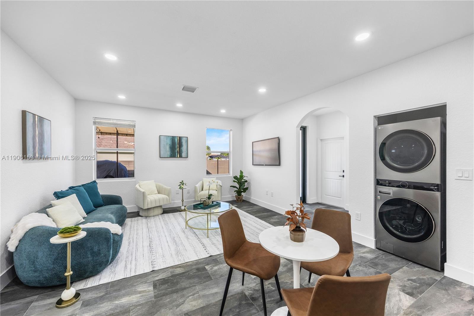 ESTATE MANSIONS 1ST ADDN - Residential