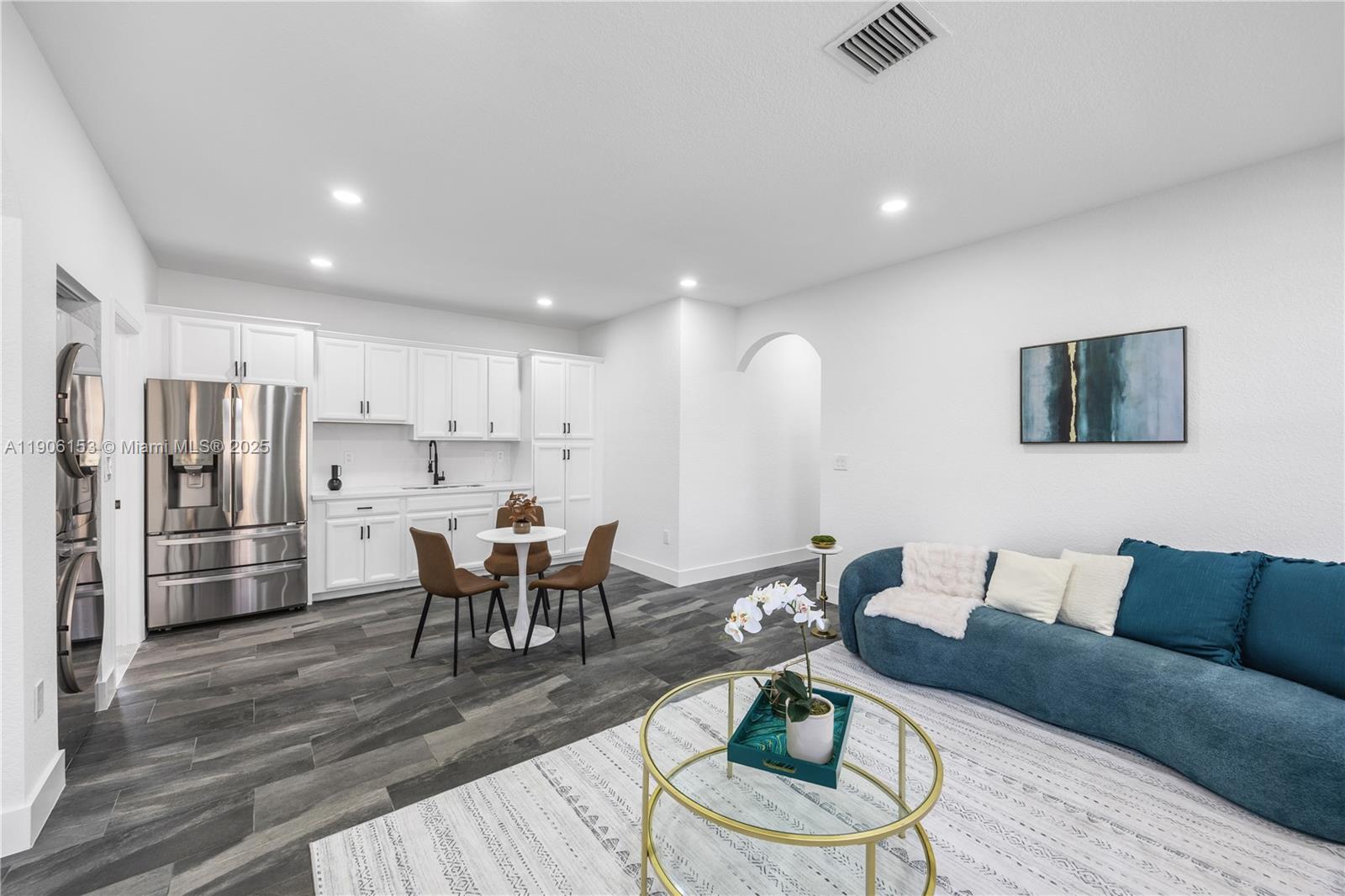 ESTATE MANSIONS 1ST ADDN - Residential