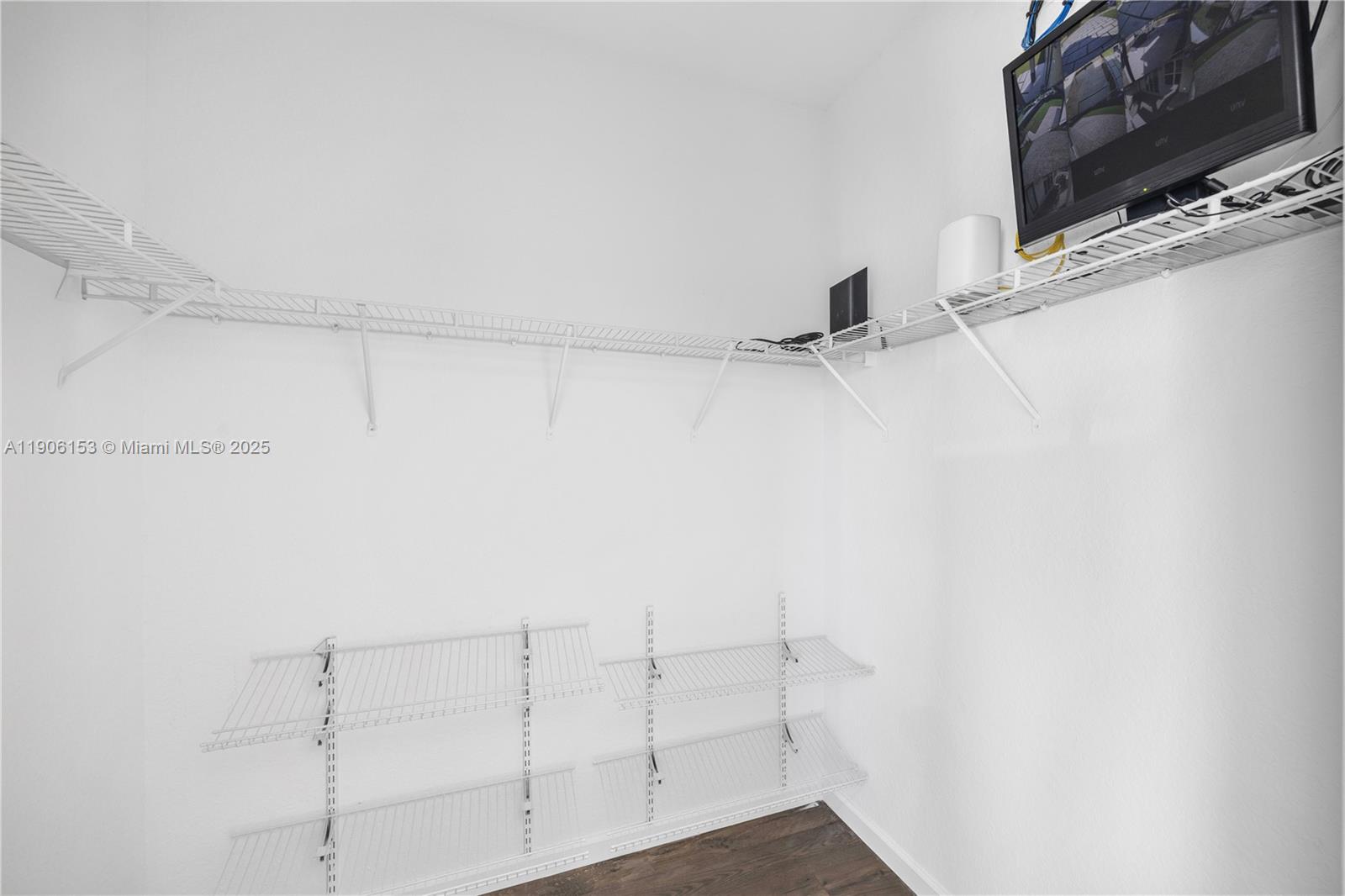 ESTATE MANSIONS 1ST ADDN - Residential