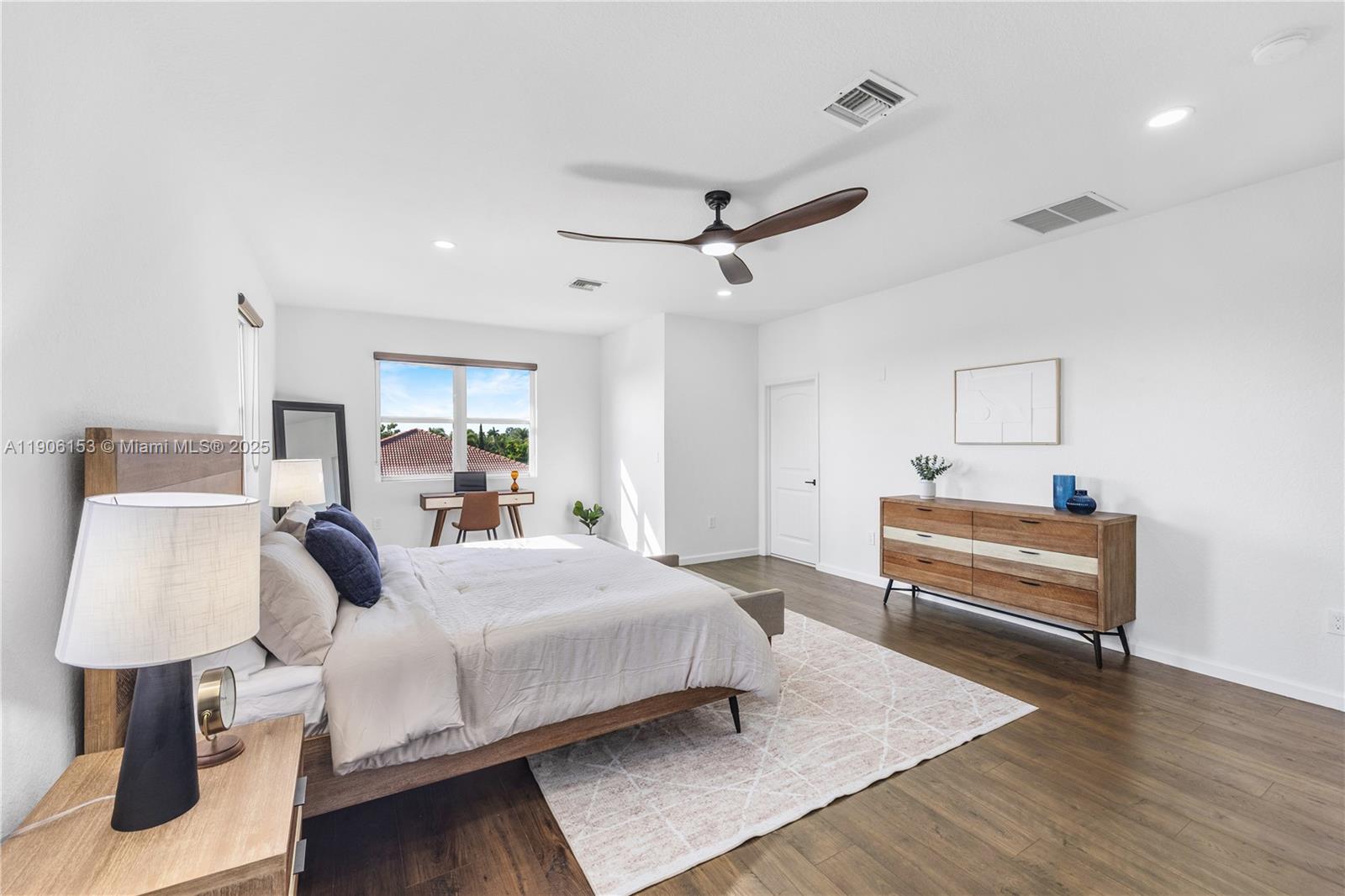 ESTATE MANSIONS 1ST ADDN - Residential