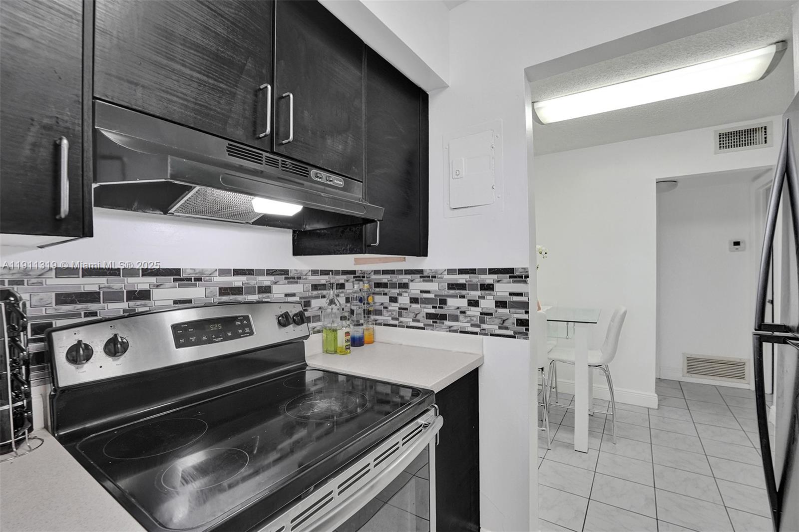 LAUDERDALE LAKES VILLAS C - Residential Lease