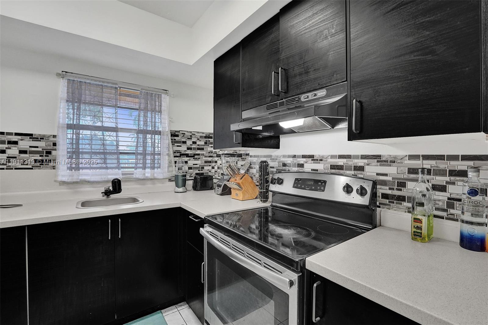 LAUDERDALE LAKES VILLAS C - Residential Lease