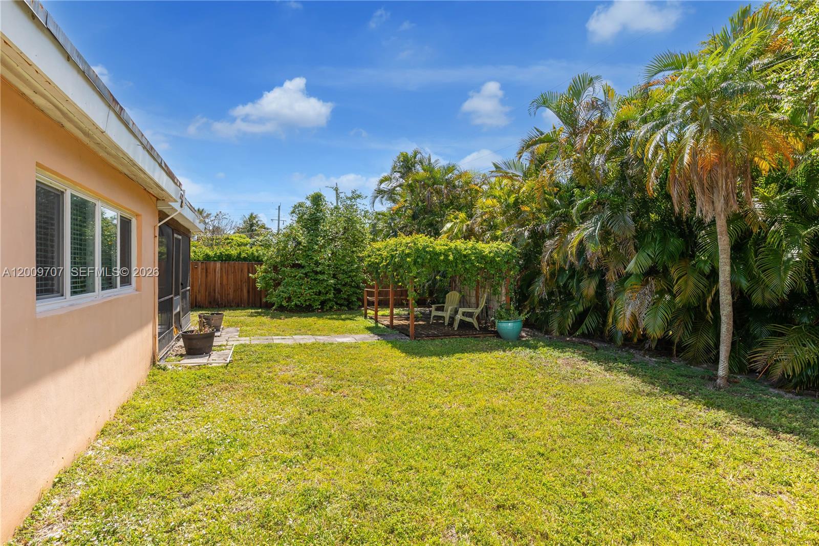 GULFSTREAM ESTATES - Residential