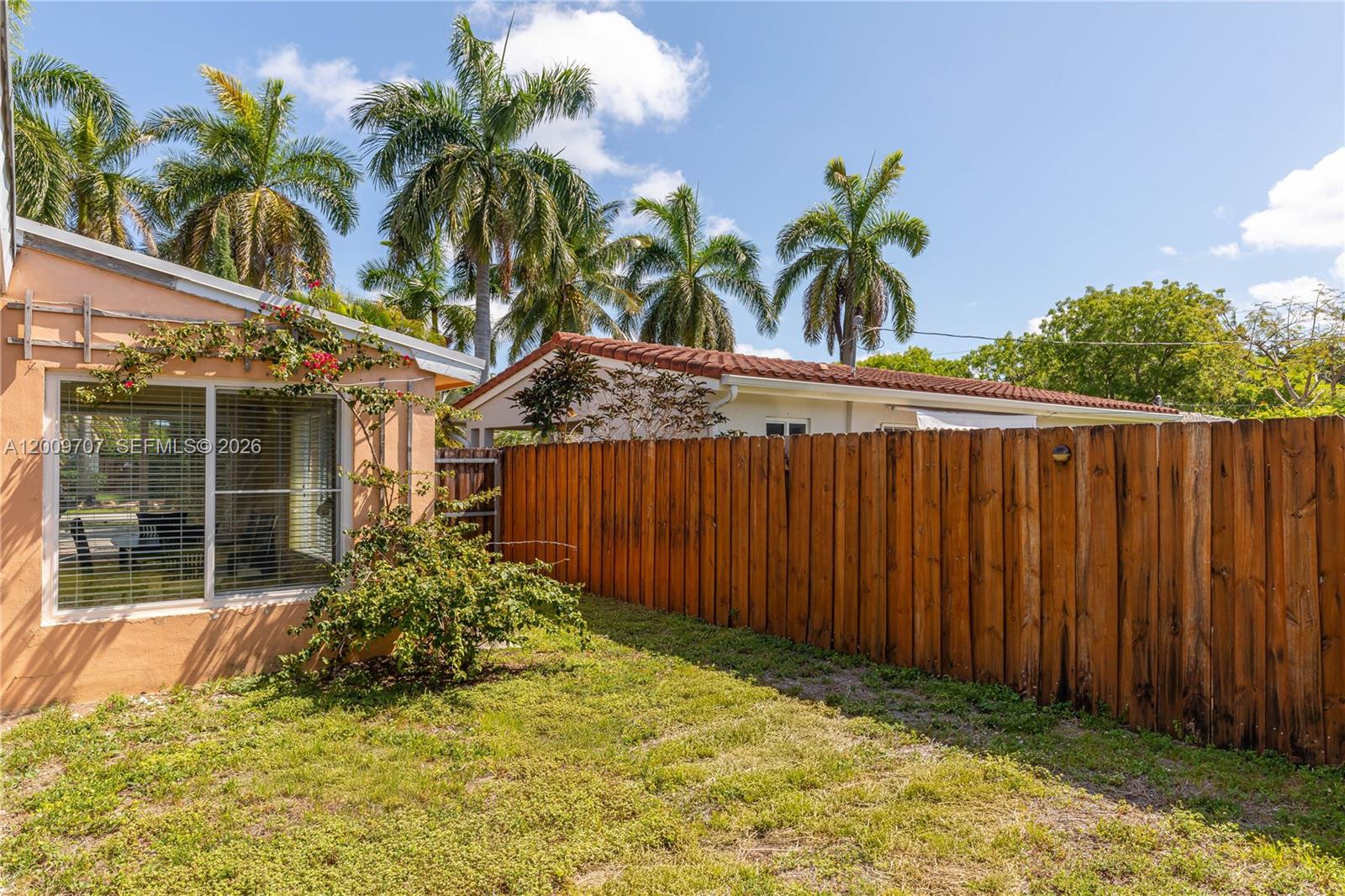 GULFSTREAM ESTATES - Residential
