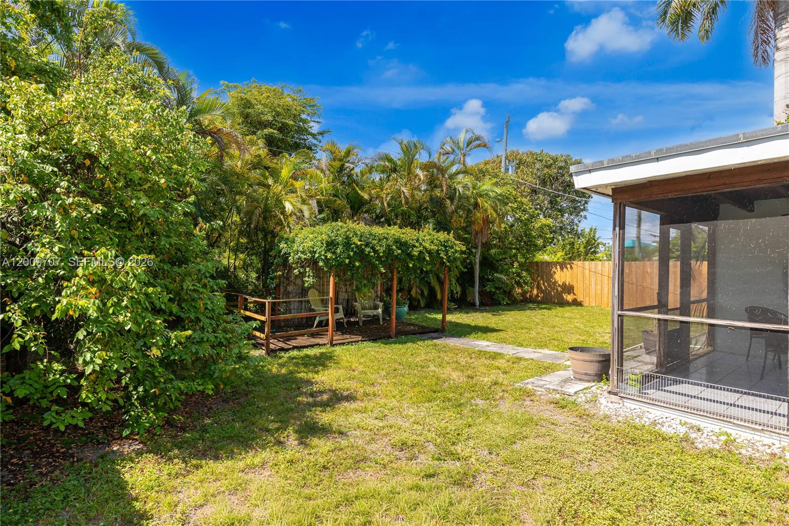 GULFSTREAM ESTATES - Residential