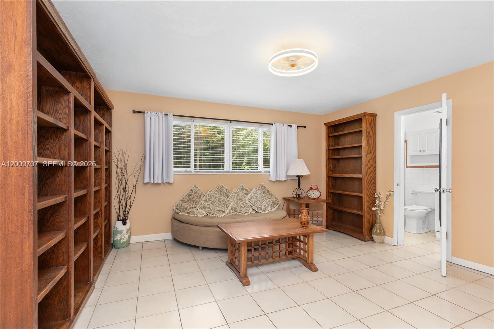 GULFSTREAM ESTATES - Residential