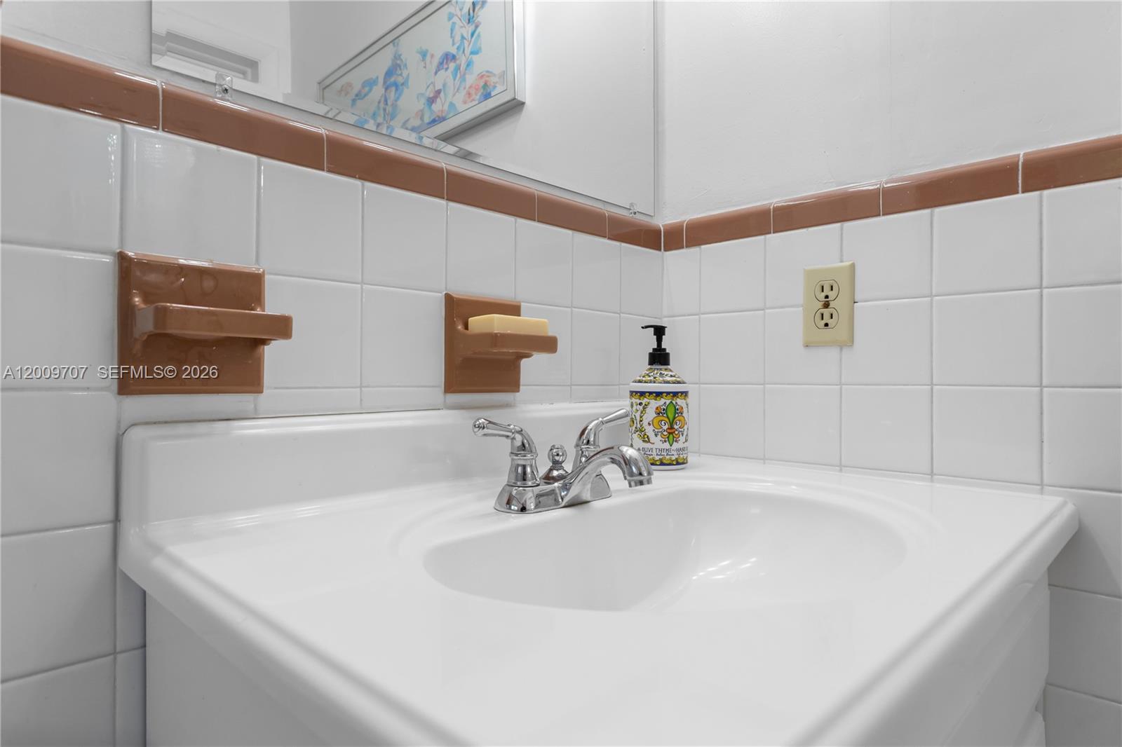 GULFSTREAM ESTATES - Residential