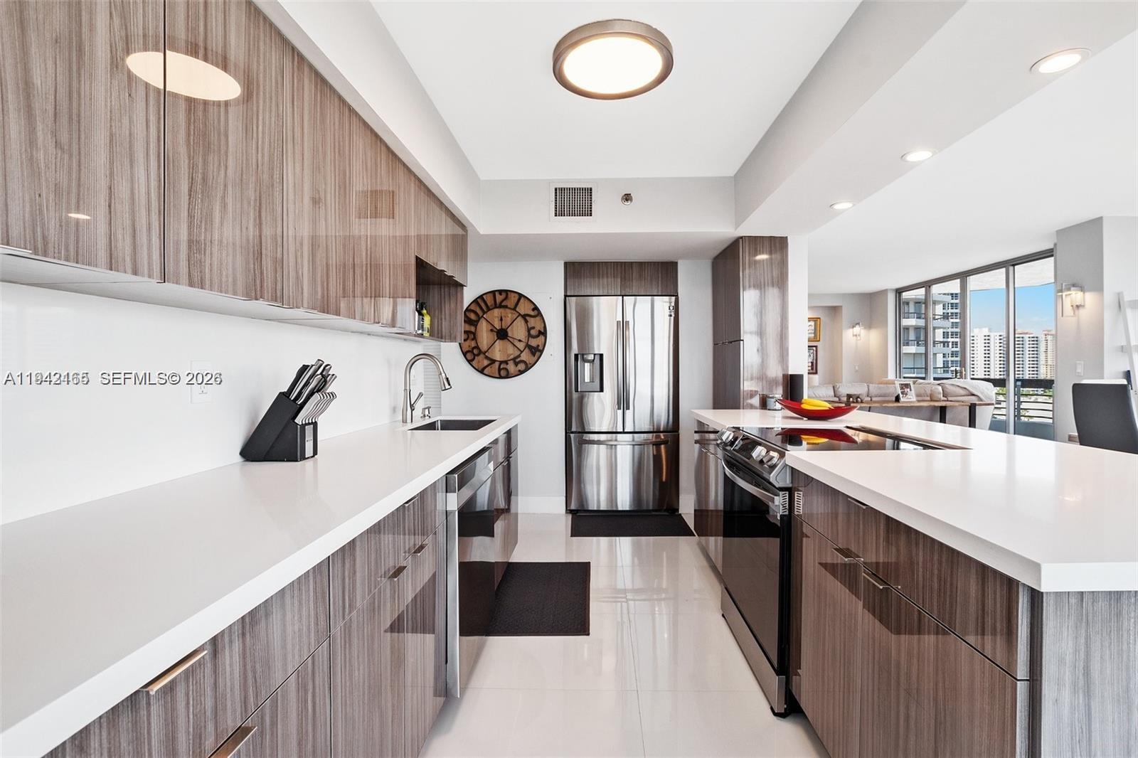 3600 Mystic Pointe Dr 1212