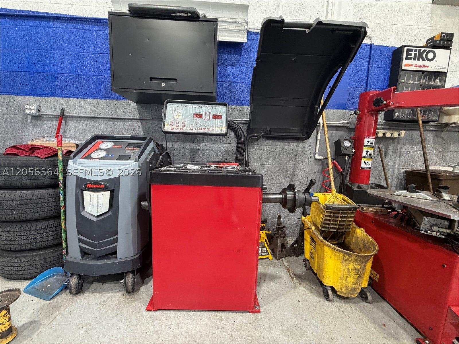 Mechanic Shop NW For Sale