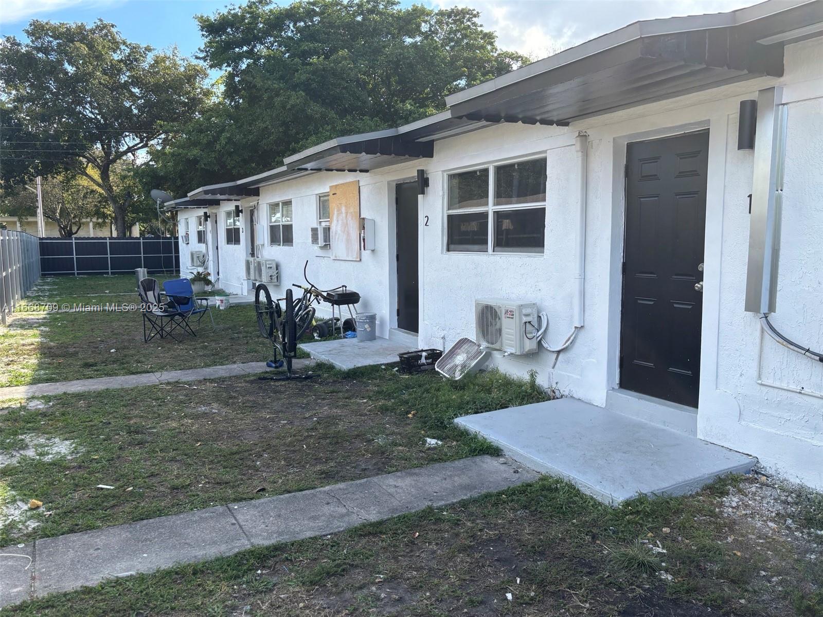 711 SW 10th St