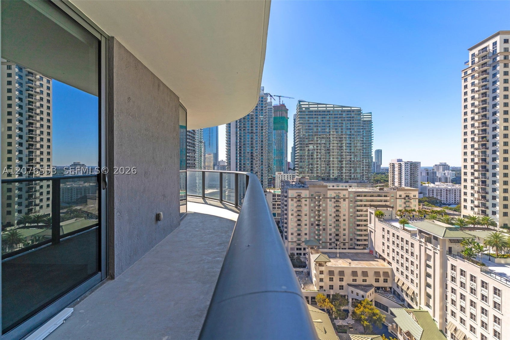 45 SW 9th St 1706