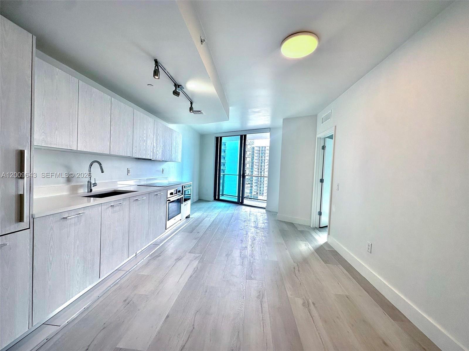 501 NE 31st St 1107