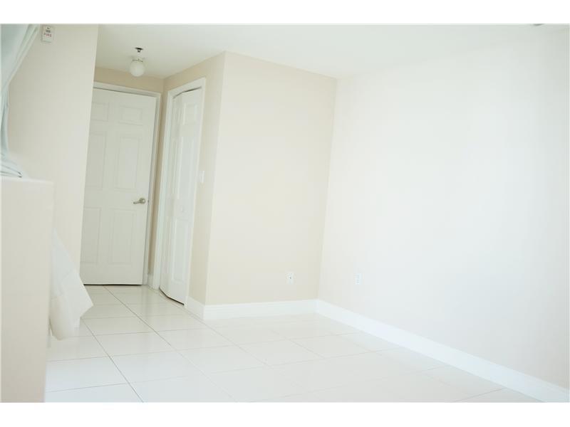 CASABLANCA VILLAS CONDO - Residential Lease