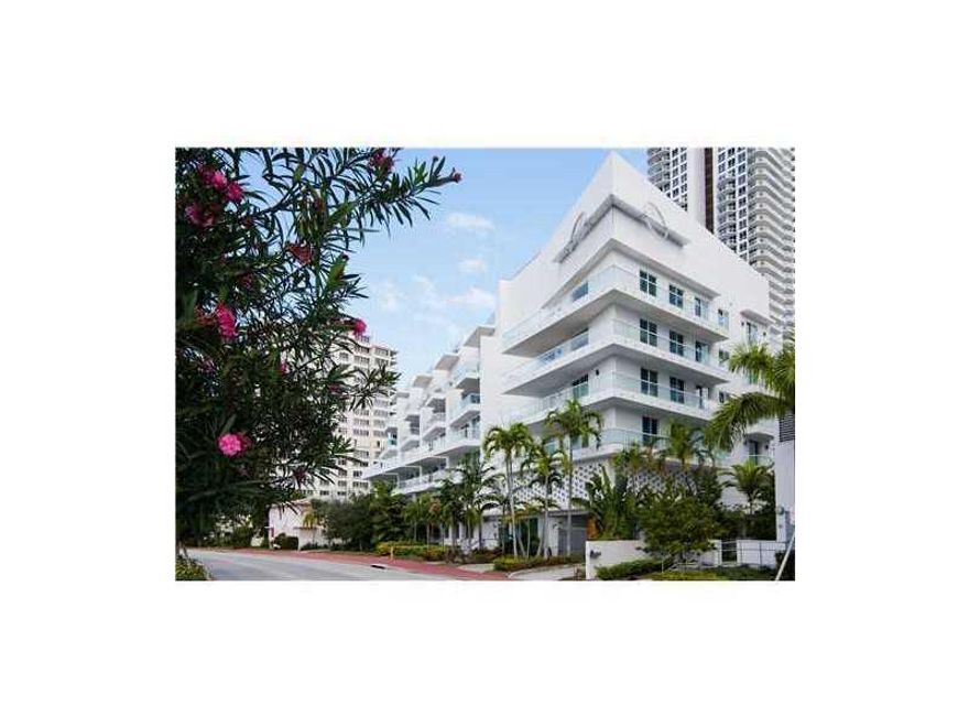 Luxury Duplex condo 2 story 1bd/1.5bath unit.Unit features 2balconies facing East with partial oceanview,18feet cealings,floor to celling windows,tile floors throughout.European kitchen&bathroom cabinet&SS apppliances,washer/Dryer,covered reserve parking  space.The Casablanca Villa feature boutique Condomimium residentces that reflect in design&style the innovative vitality of the burgeoning Miami Beach area