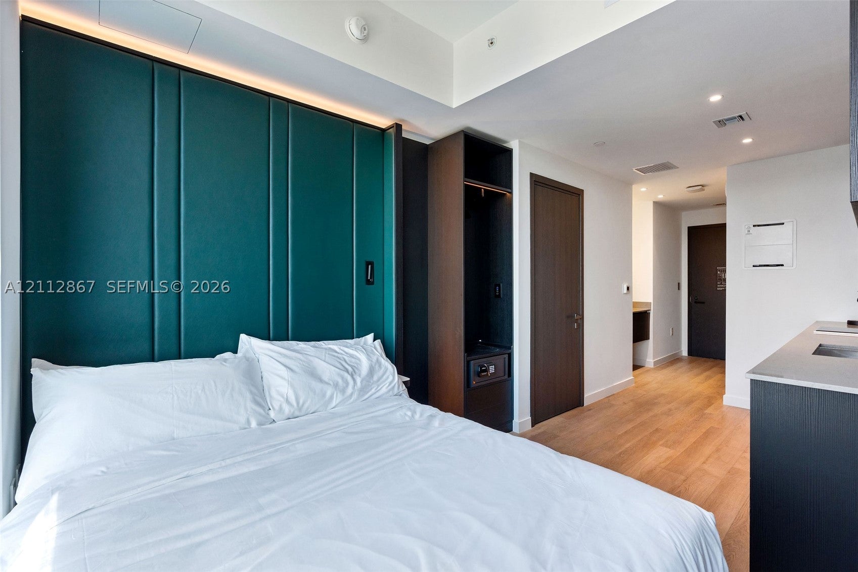 20 NE 11 4112A, Miami FL 33132
