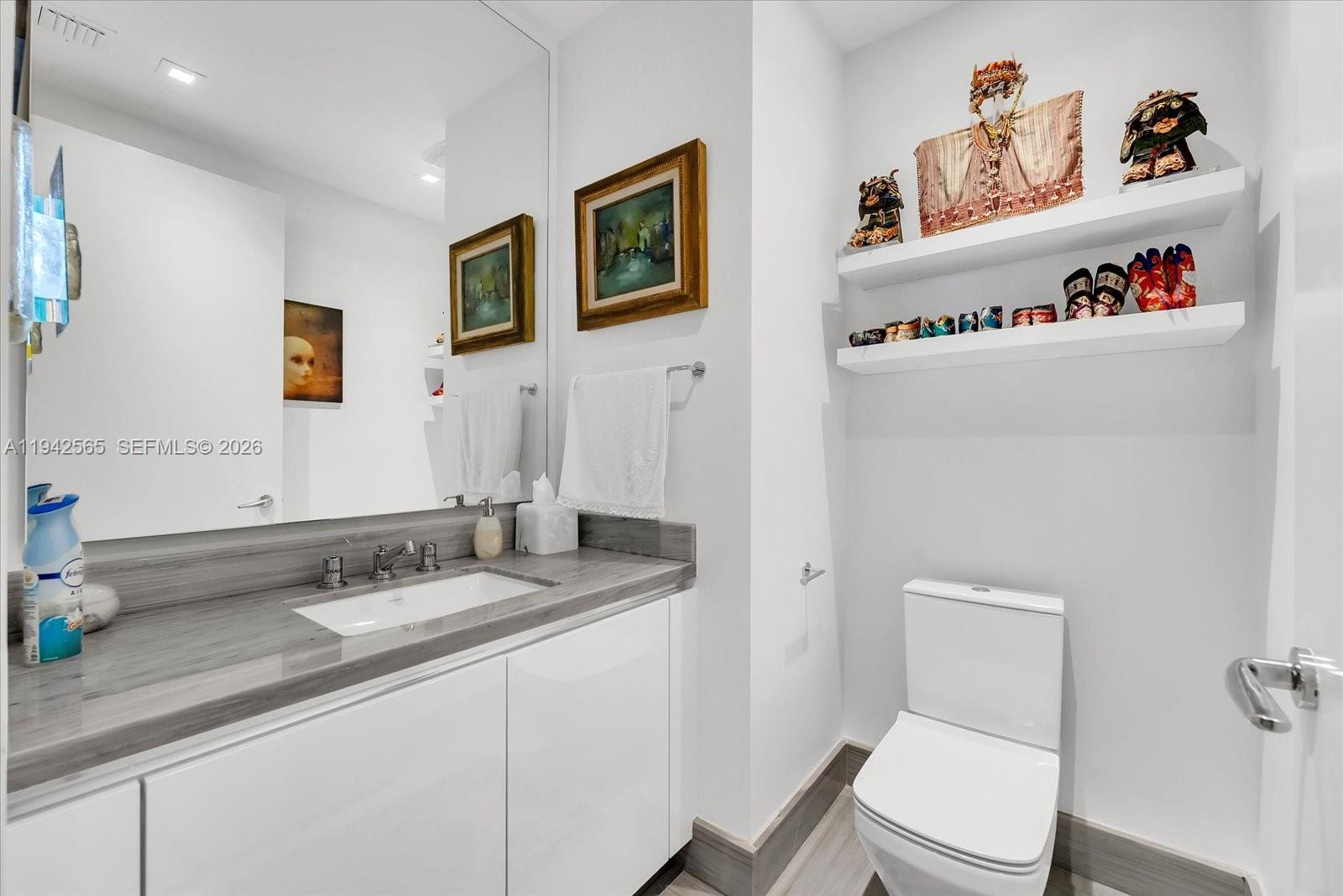 Jade Signature Condo - Residential