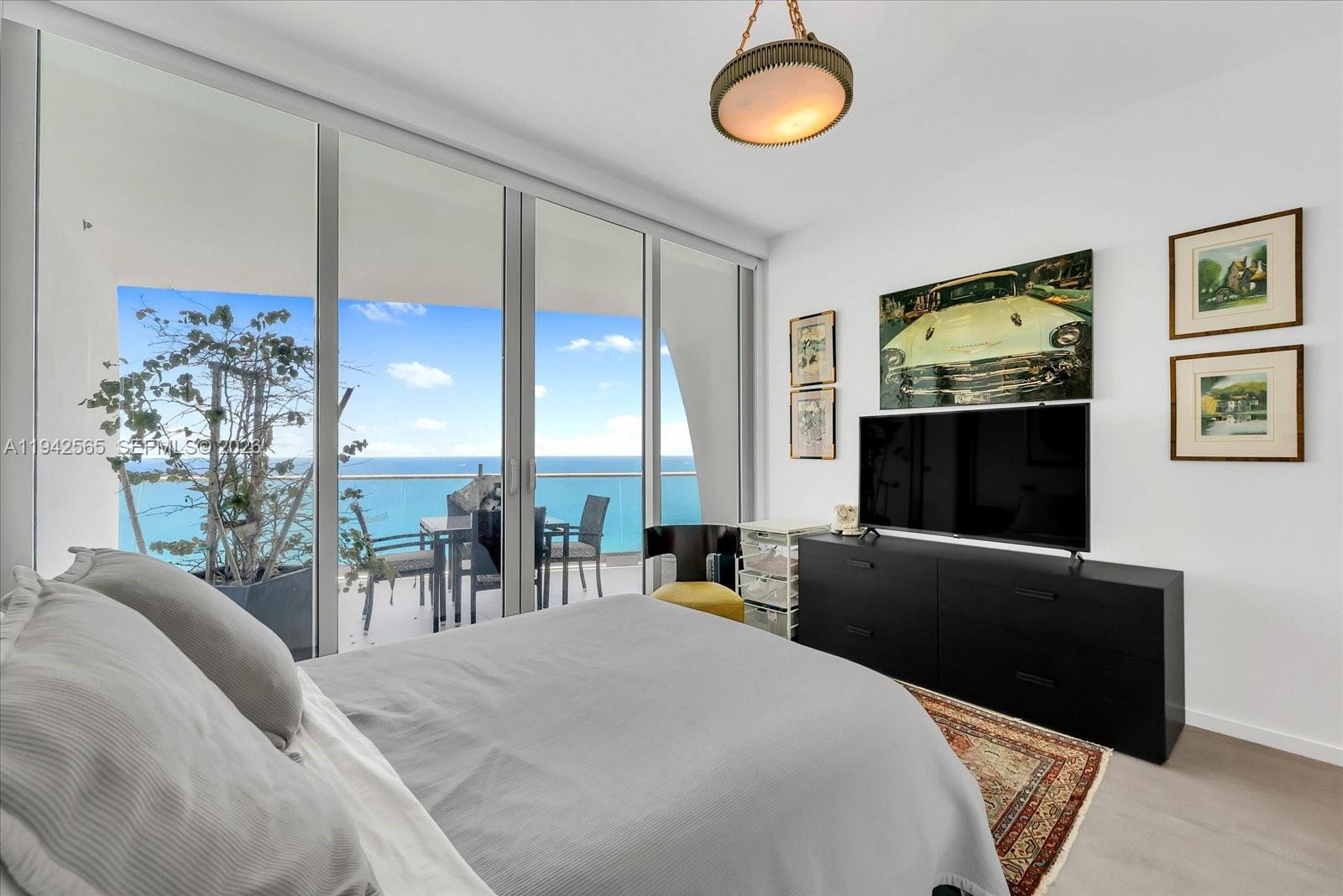 Jade Signature Condo - Residential