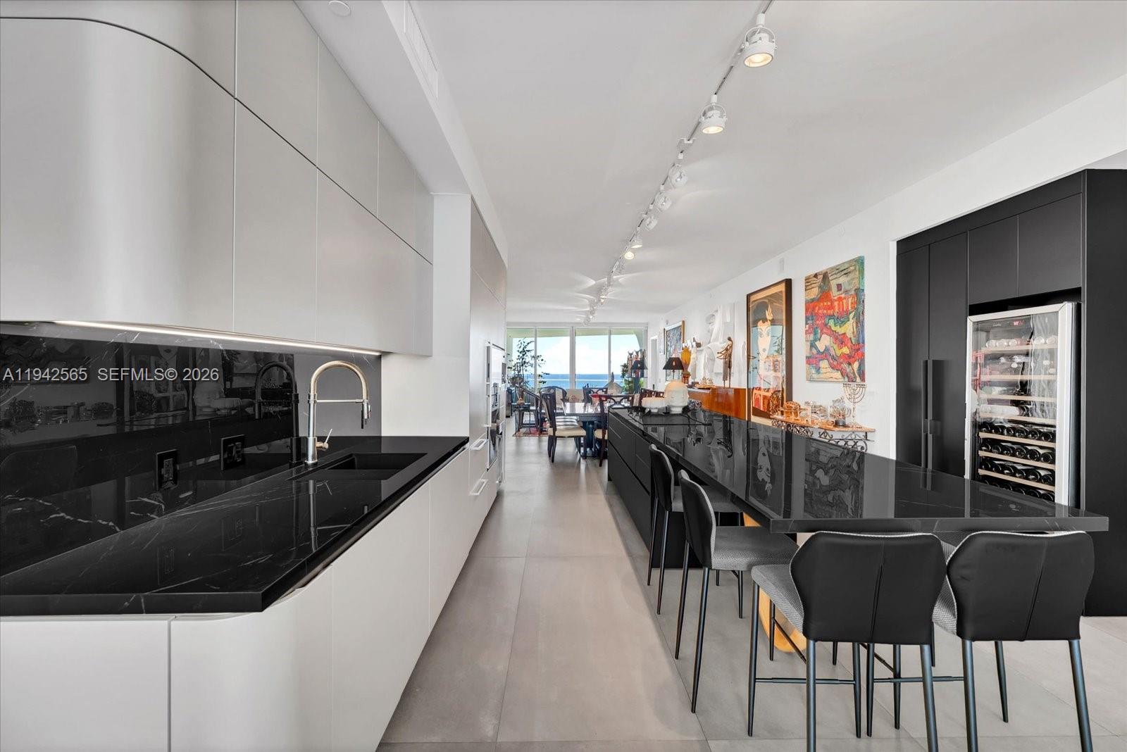 Jade Signature Condo - Residential