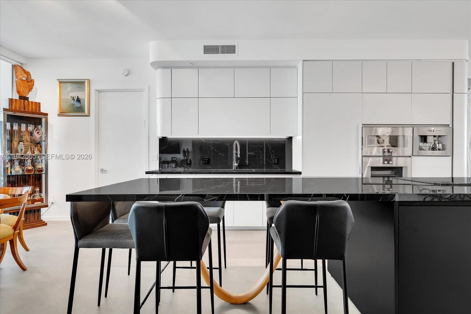 Jade Signature Condo - Residential