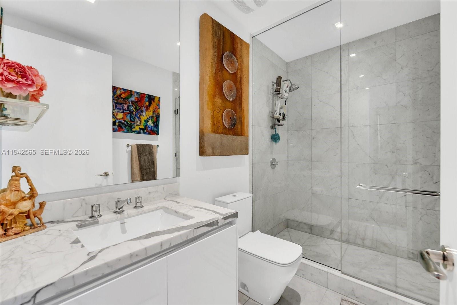 Jade Signature Condo - Residential