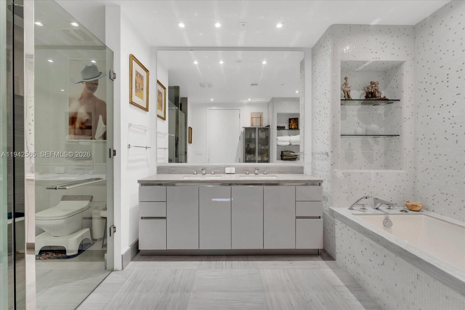 Jade Signature Condo - Residential