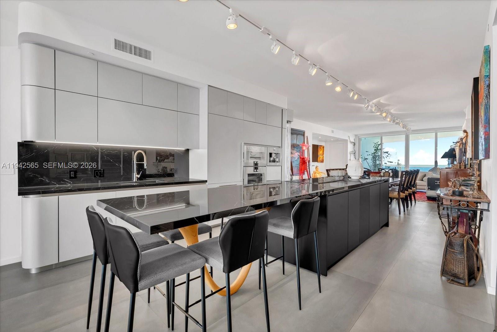 Jade Signature Condo - Residential