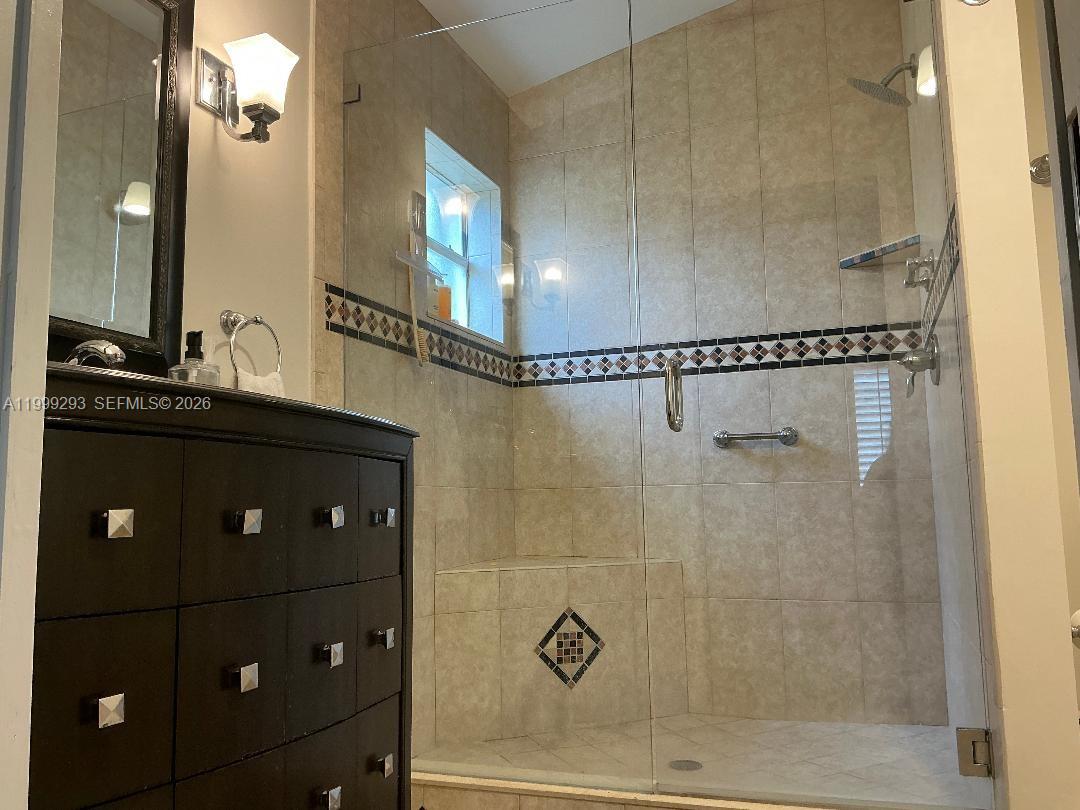 EMBASSY LAKES - Residential