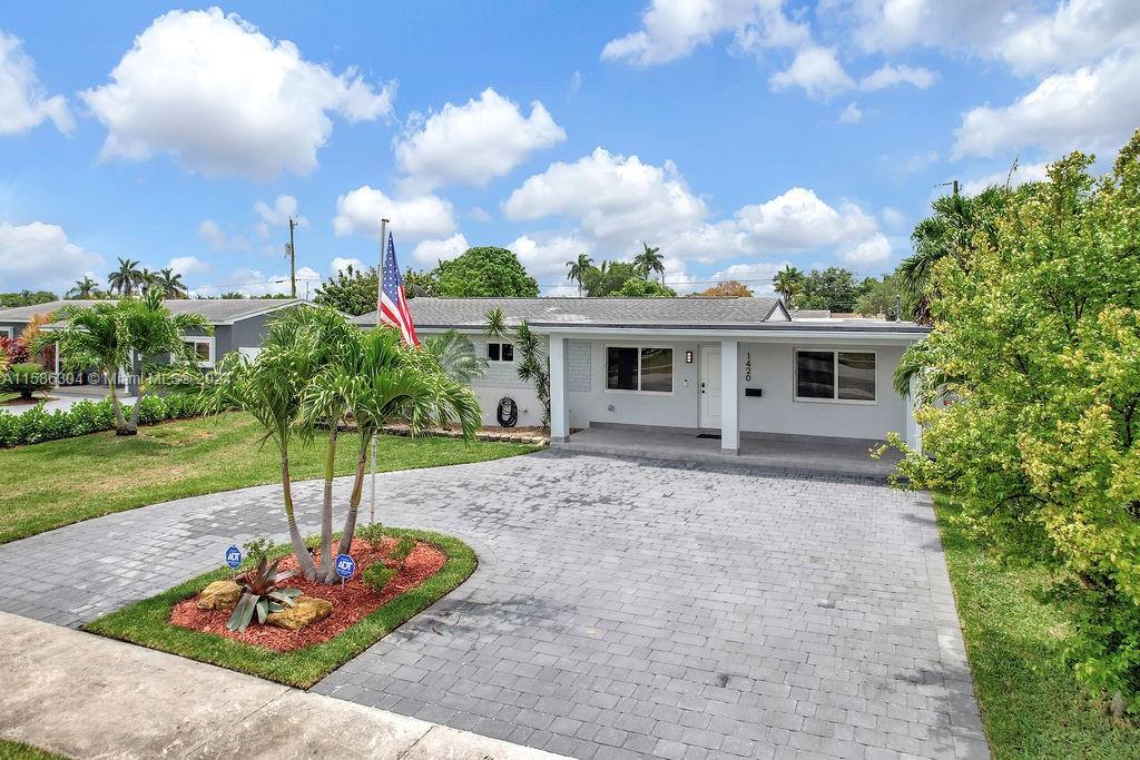 Rental Property at 1420 Ne 11 St, Homestead, Miami-Dade County, Florida - Bedrooms: 4 
Bathrooms: 2  - $4,800 MO.