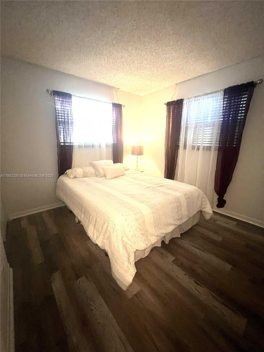 COMMONWEALTH MANOR - Residential