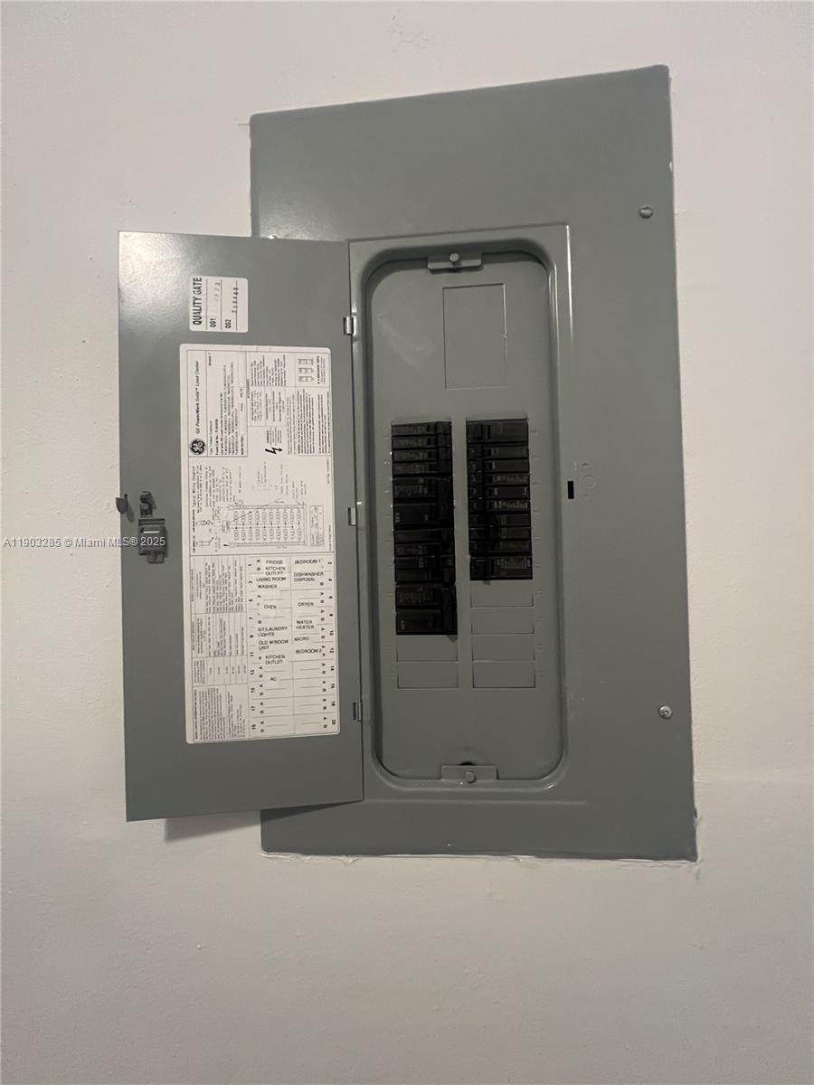 COMMONWEALTH MANOR - Residential