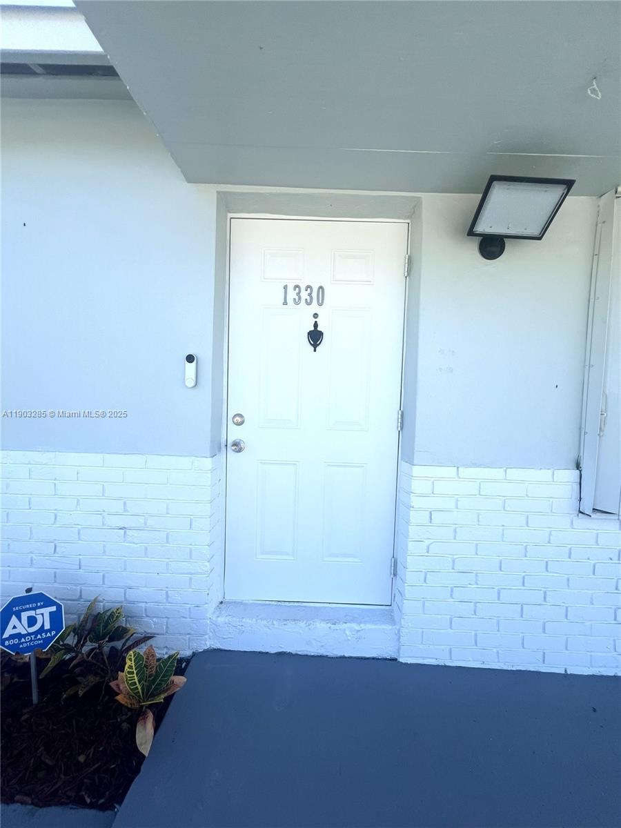 COMMONWEALTH MANOR - Residential