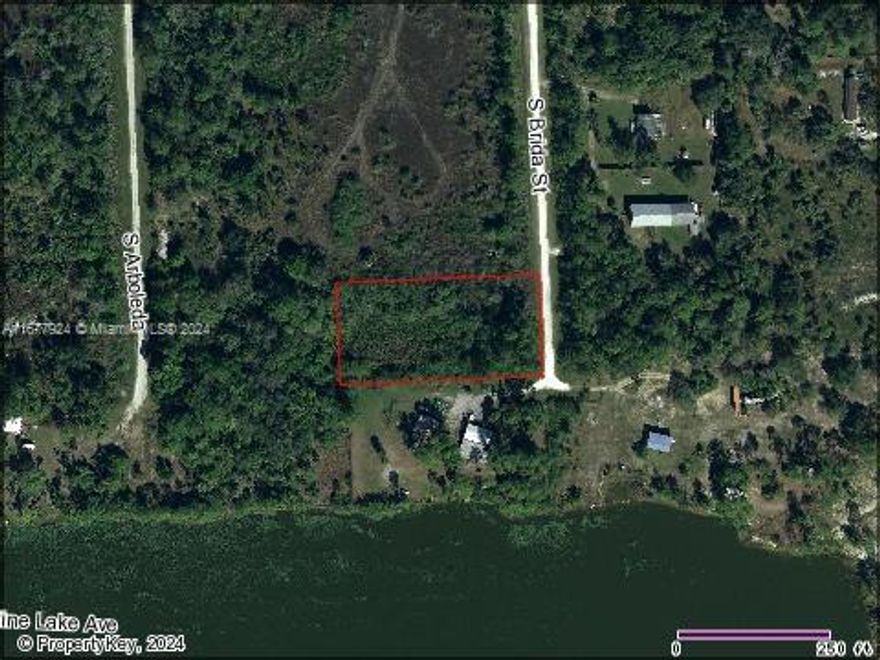 1.25 acres of land in Clewiston.