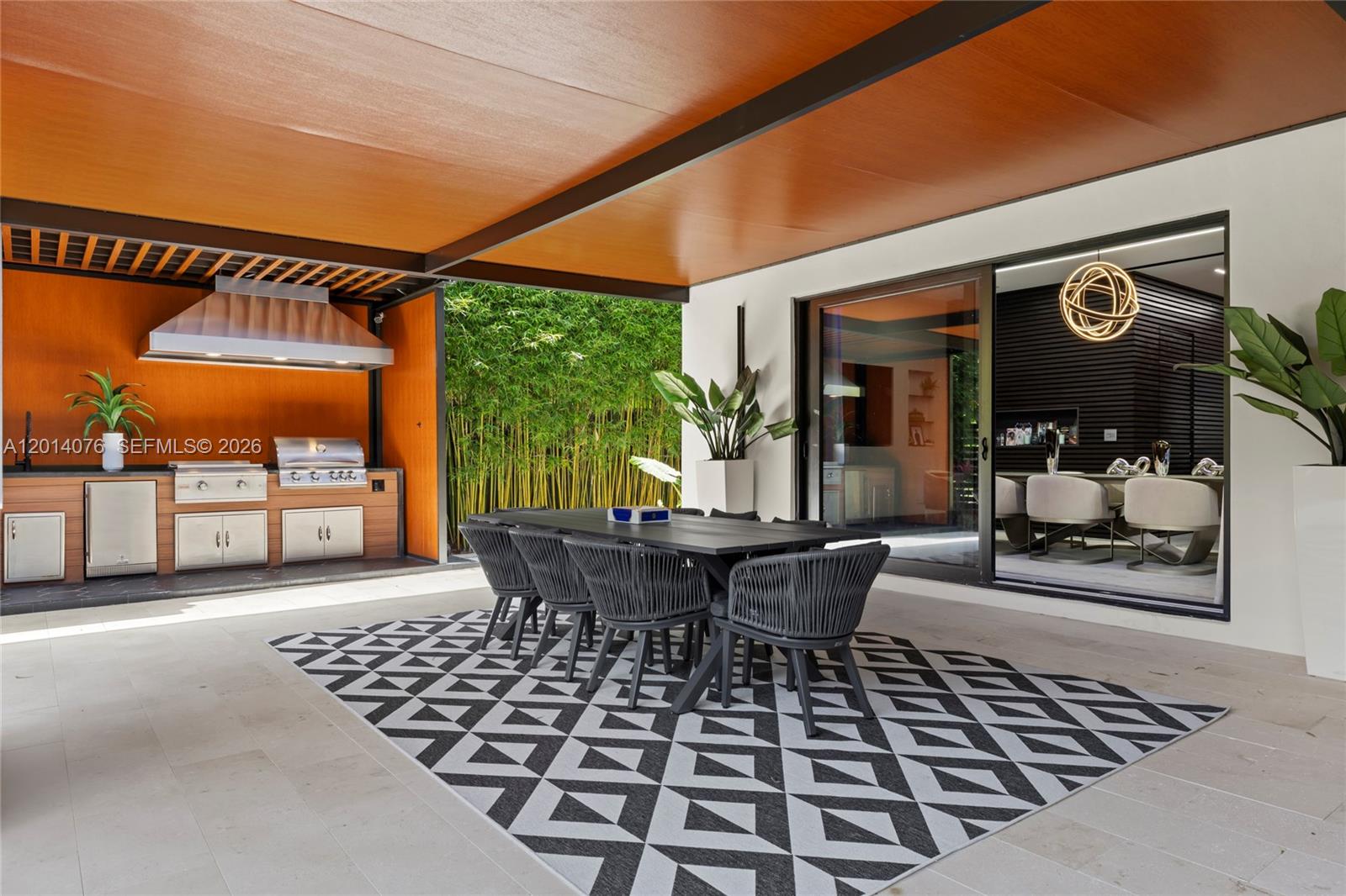 HOLLYWOOD LAKES COUNTRY C - Residential