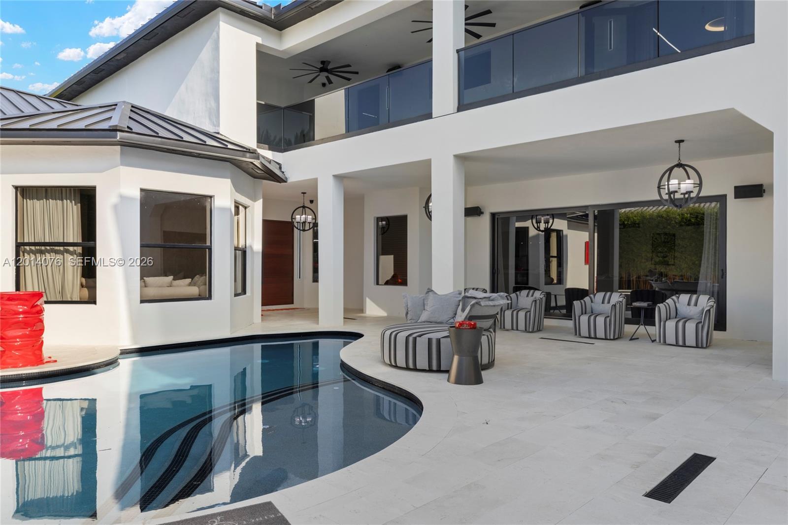 HOLLYWOOD LAKES COUNTRY C - Residential