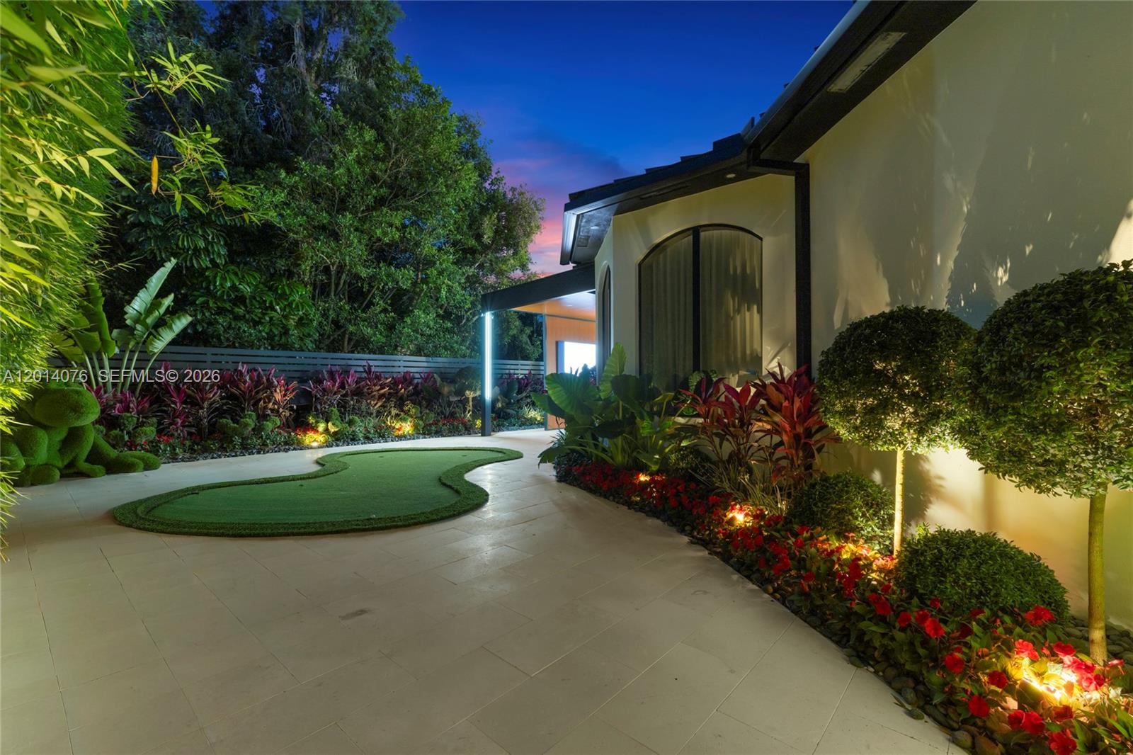 HOLLYWOOD LAKES COUNTRY C - Residential
