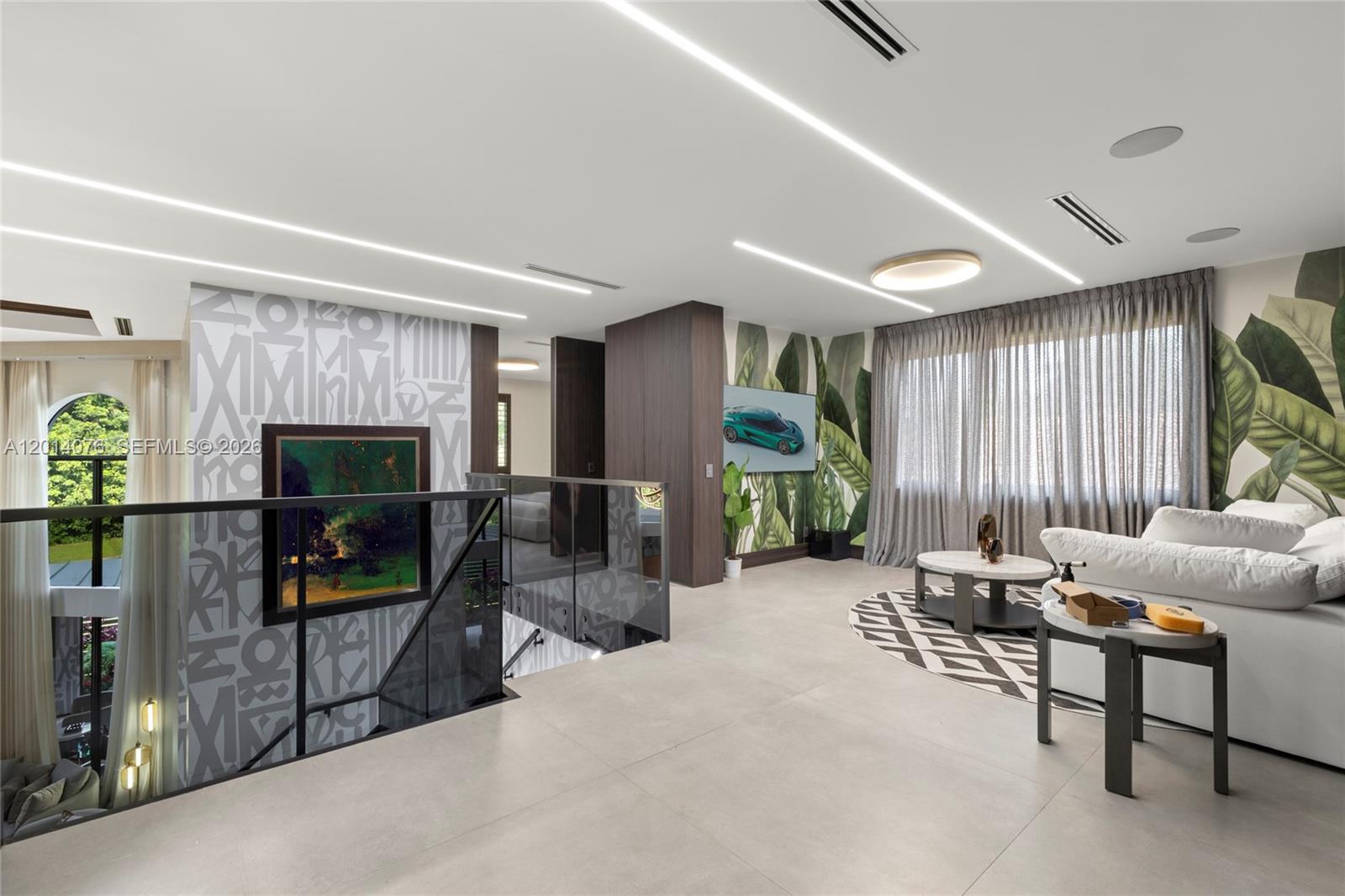 HOLLYWOOD LAKES COUNTRY C - Residential