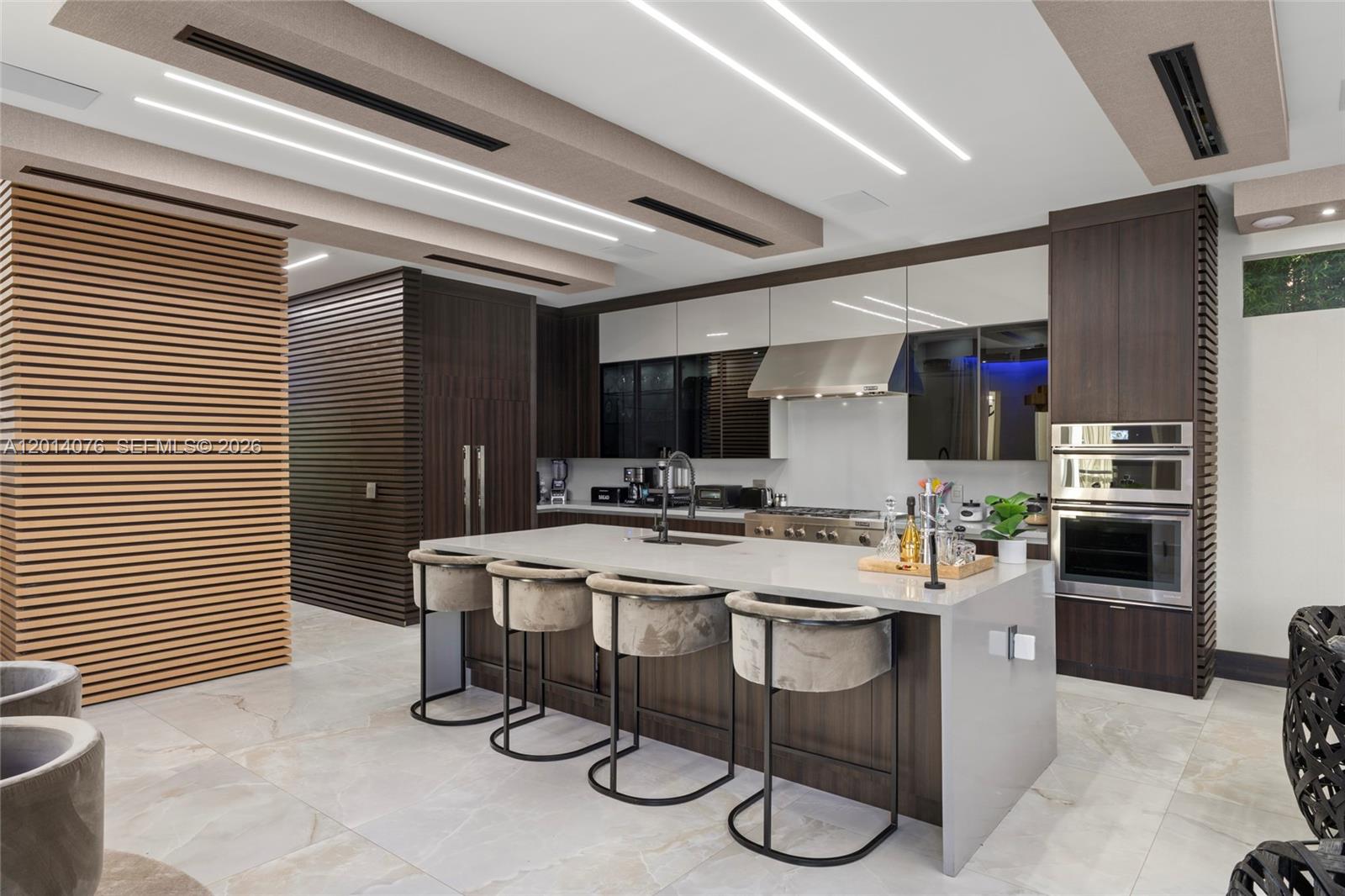HOLLYWOOD LAKES COUNTRY C - Residential