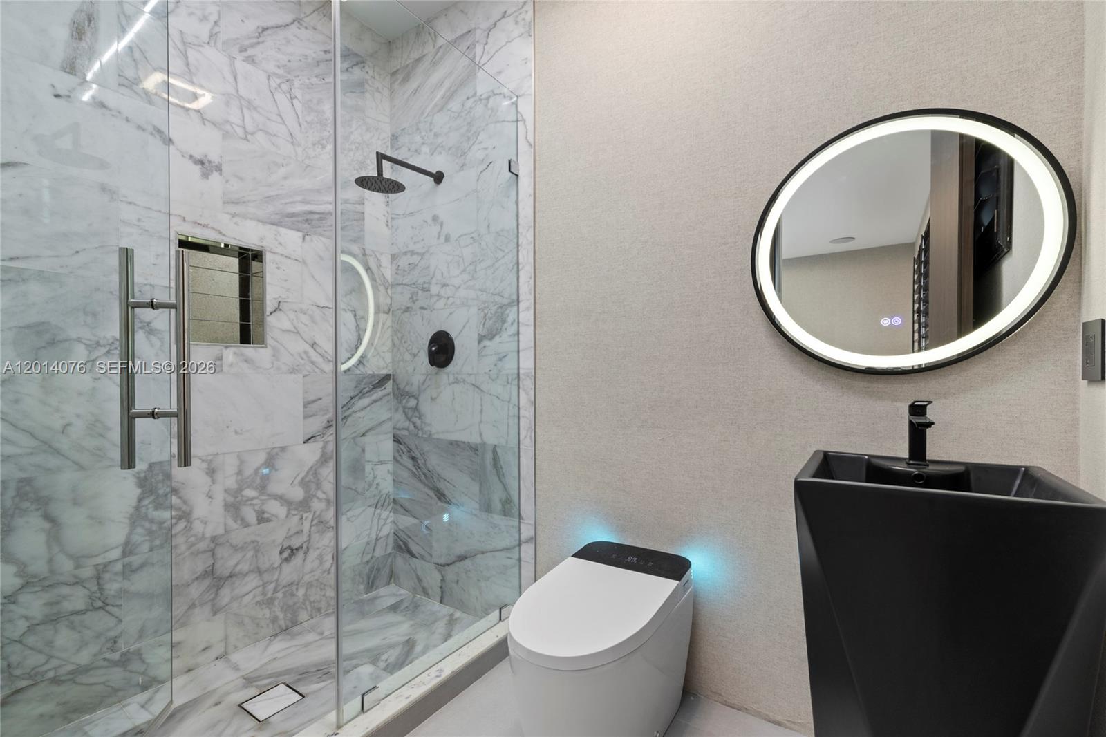 HOLLYWOOD LAKES COUNTRY C - Residential