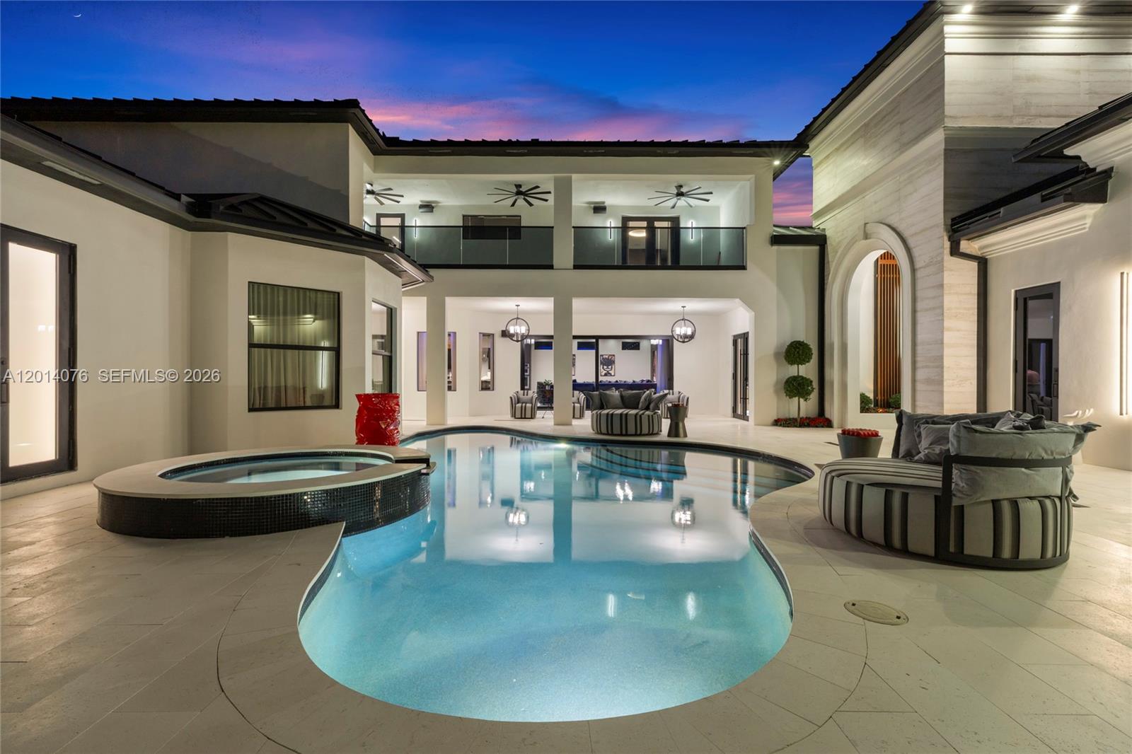 HOLLYWOOD LAKES COUNTRY C - Residential